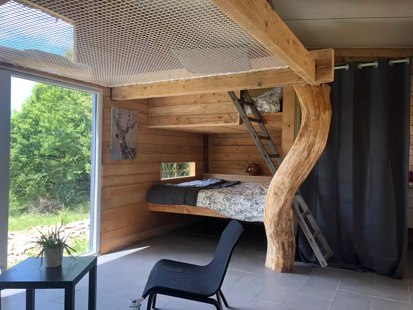 Cabane Serpentarbre — Domaine des Évêques