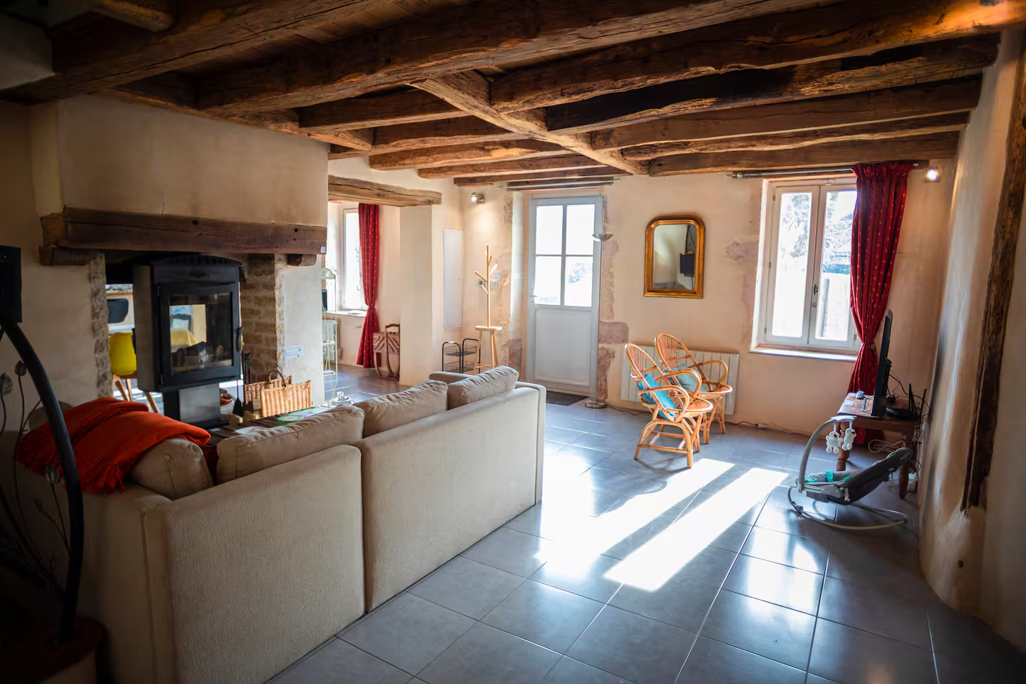 Beaune Nuits : maison soignée, poêle, grand calme