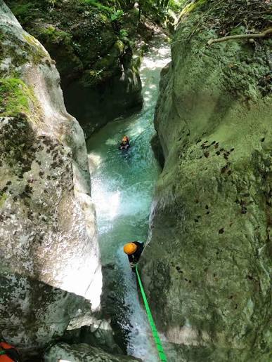 Canyoning découverte dans le canyon d'Angon