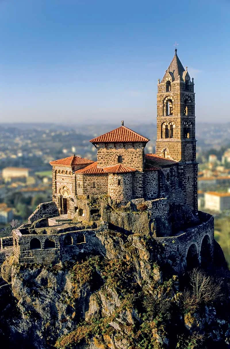 Monter au rocher Saint-Michel d’Aiguilhe